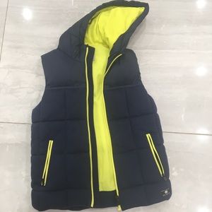 Zara boys vest like new !